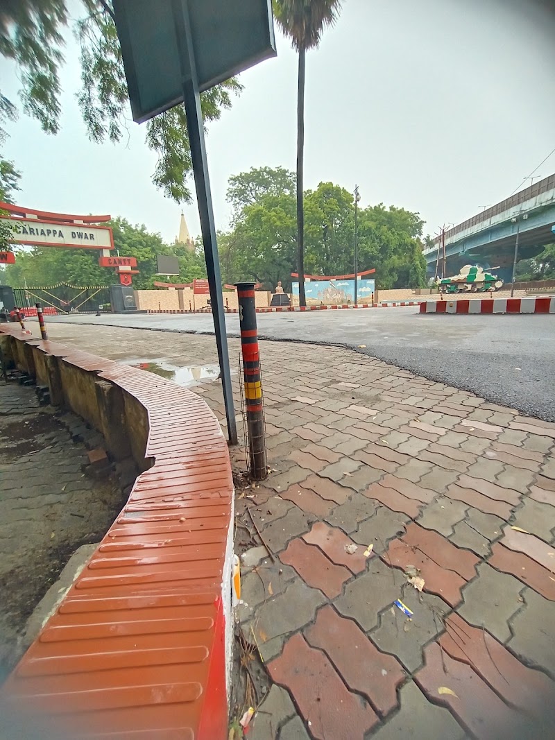 Army Truck Cariappa Gate - Army Truck Cariappa Gate CRX8+H47, Canton, Dhoomanganj, Prayagraj, Uttar Pradesh 211001, India