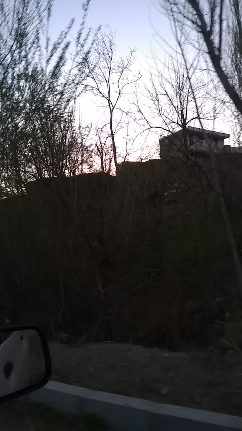 اقامتگاه بومگردی گل سرخ - اقامتگاه بومگردی گل سرخ, V7Q8+PCV, Qarah Charyan, Zanjan Province, Iran