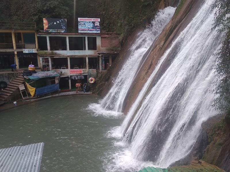 Kempty Fall Taxi Stand - Kempty Fall Taxi Stand Rd, Mall Rd, The Mall Road, Mussoorie, Uttarakhand 248179, India