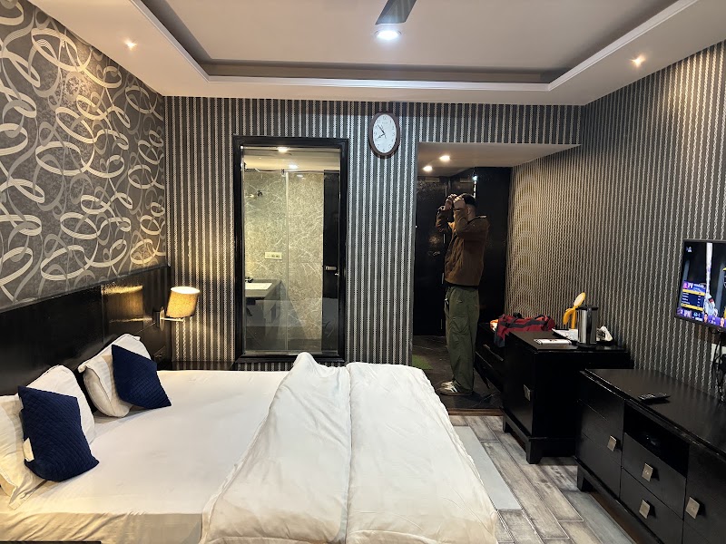 Hotel Gulmarg - Hotel Gulmarg Gulmarg Rd, Shilli, Shimla, Himachal Pradesh 171001, India