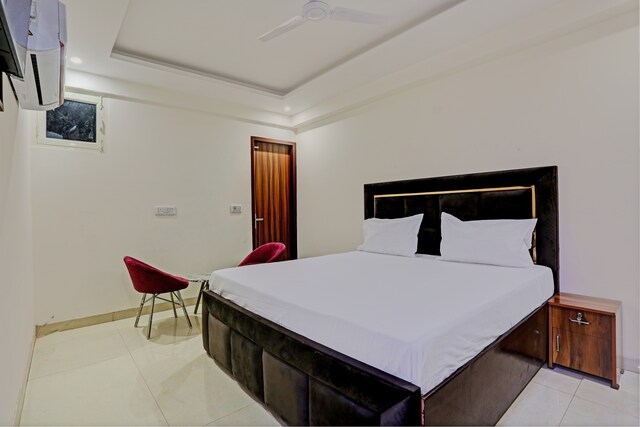 OYO Hotel Tree House - OYO Hotel Tree House Harinagar part 2, plot no 3a, near eco park, Hari Nagar Part II, Saurabh Vihar, Jaitpur, New Delhi, Delhi 110044, India