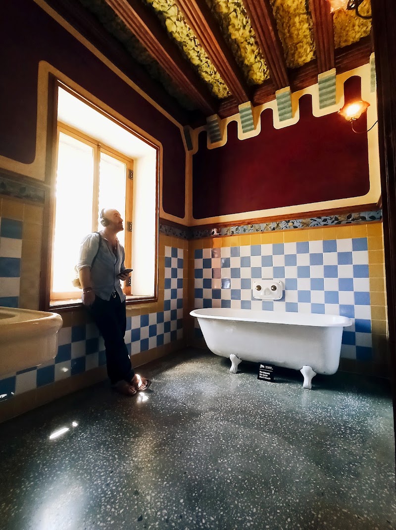 Casa Vicens Gaudí - Casa Vicens Gaudí Carrer de les Carolines, 20-26, Gràcia, 08012 Barcelona, Spain