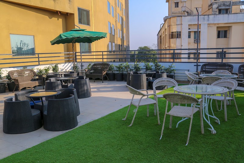Four Leaf Hotel - Sapphire Blue, Varanasi - Four Leaf Hotel - Sapphire Blue, Varanasi Four Leaf Hotel Sapphire Blue, S-20/53, Buddha Vihar Colony, Cantonment Rd, behind Madin Hotel, Varanasi cantonment, Varanasi, Uttar Pradesh 221002, India