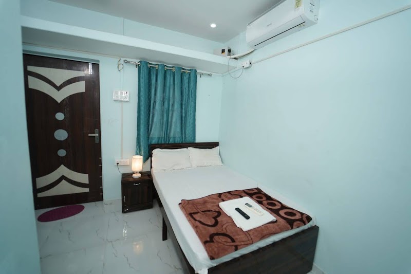 Ram Lalla Palace - Ram Lalla Palace, Tapsvi ji ki Chawani, near Tulsi Smarak, Bhavan, दांत धवन कुंद, रामघाट, न्यू कॉलोनी, अयोध्या, उत्तर प्रदेश 224123, India