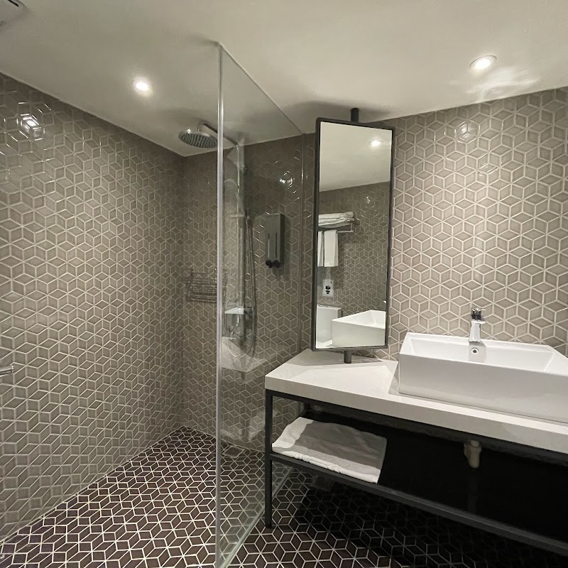 City Suites Taoyuan Station - City Suites Taoyuan Station 330, Taiwan, Taoyuan City, Taoyuan District, Zhongzheng Rd, 60號6F-7F入口位於寶雅與合作金庫中間小吃街，跑馬燈左轉電梯上6F