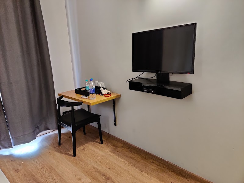 Townhouse Infinity stays - Townhouse Infinity stays 183p, Medicity, Islampur Colony, Sector 38, Gurugram, Haryana 122018, India