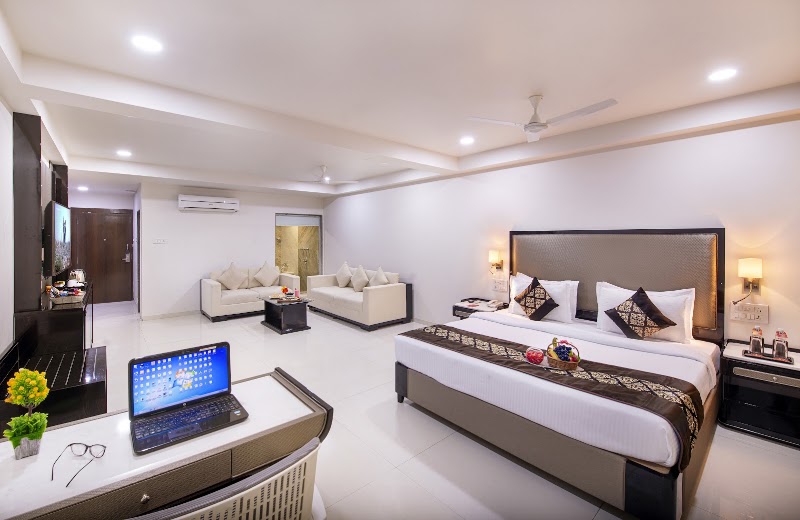 Lords Inn Porbandar - Lords Inn Porbandar, Chopati Rd, near CIRCUIT HOUSE, GEB Colony, Porbandar, Gujarat 360575, India