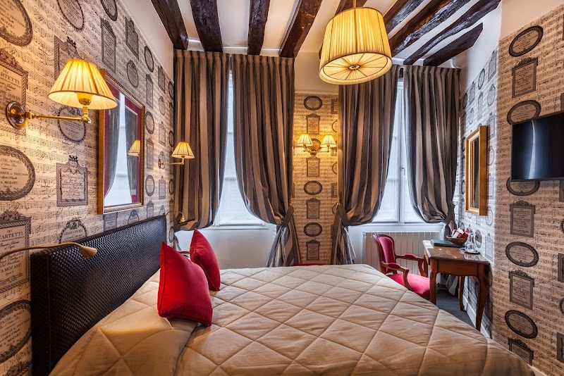 Grand Hôtel de L'Univers - Grand Hôtel de L'Univers 6 Rue Grégoire de Tours, 75006 Paris, France