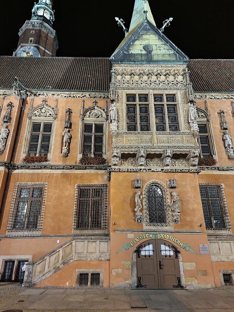 Muzeum Sztuki Mieszczańskiej - Muzeum Sztuki Mieszczańskiej Rynek Ratusz 1, 50-116 Wrocław, Poland