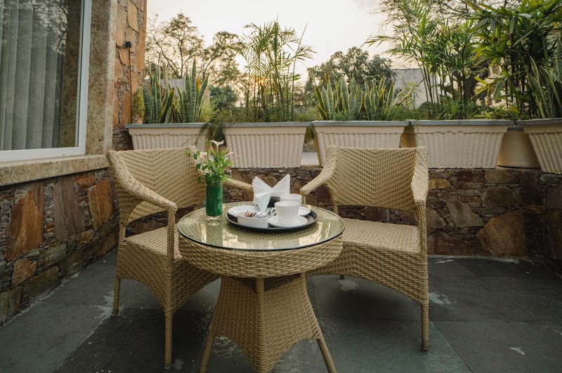 Maanya by the lake By Samav hotels - Maanya by the lake By Samav hotels HMW7+5R3, Rani Rd, near Sanjay Gandhi Park, Fateh Sagar Lake, Udaipur, Rajasthan 313004, India