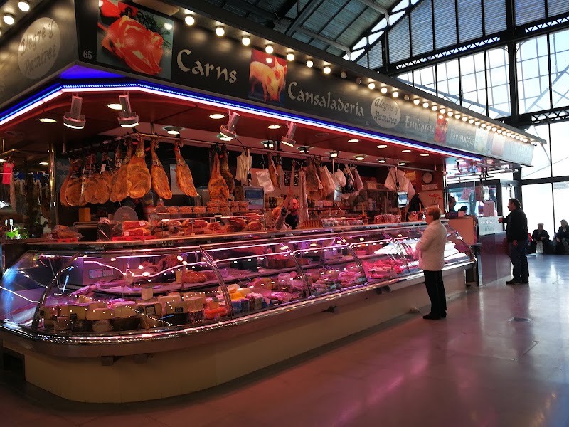 Mercat de la Barceloneta - Mercat de la Barceloneta Pl. del Poeta Boscà, 1, 2, Ciutat Vella, 08003 Barcelona, Spain