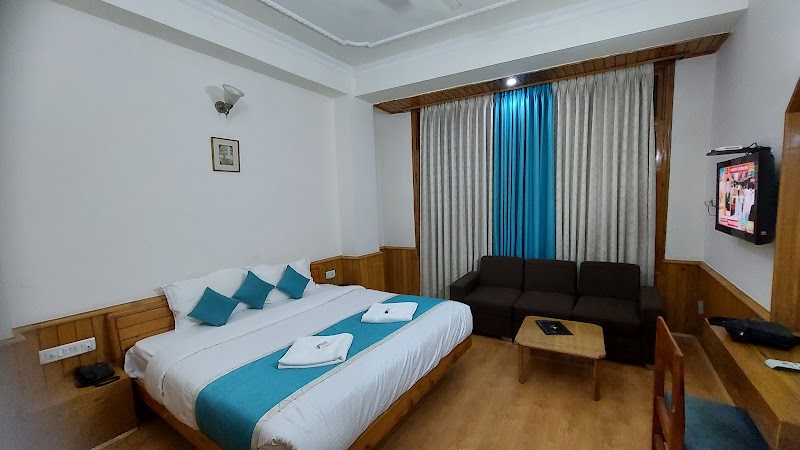 Hotel Snow View Manali - Hotel Snow View Manali The Mall, Mall Rd, Siyal, Manali, Himachal Pradesh 175131, India