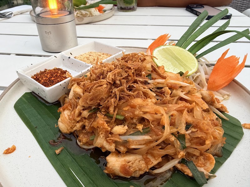 The Sundeck - The Sundeck, 228 Koktanod Rd, Tambon Karon, Amphoe Mueang, Chang Wat Phuket 83000, Thailand
