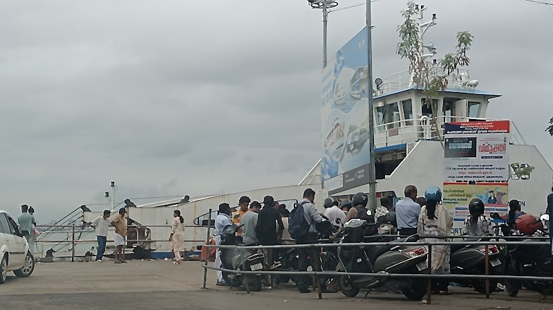 Vypin Fort Kochi RORO Service Jetty - Vypin Fort Kochi RORO Service Jetty, X6FV+GRQ, Fort Vypin, Puthuvype, Kochi, Keralam 682508, India