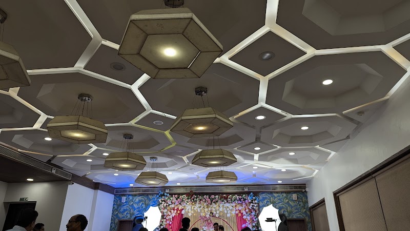 SHERA 2.0 Restaurant & Bar/ Varanda Banquets - SHERA 2.0 Restaurant & Bar/ Varanda Banquets Lal Bahadur Shastri Marg, opp. Mayuresh Srishti Complex, near Asian paints, Industrial Area, Bhandup West, Mumbai, Maharashtra 400078, India