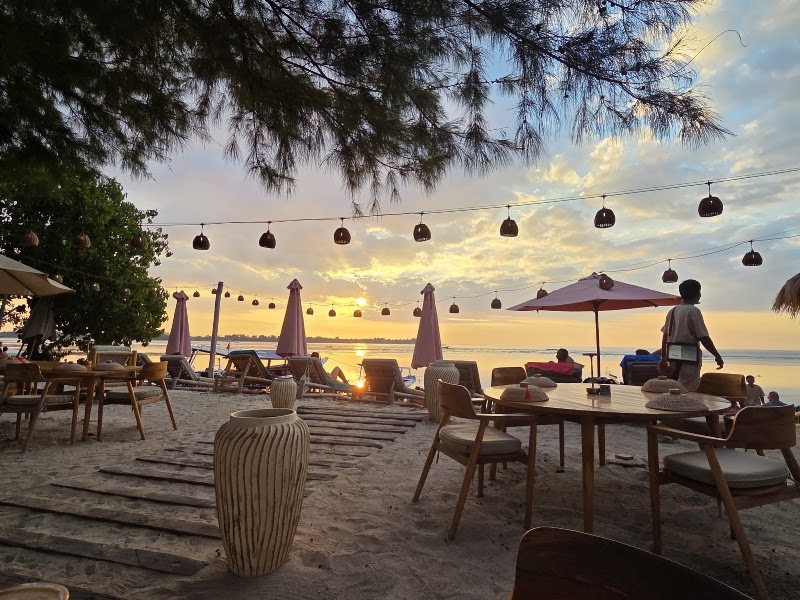 Sands Beach Club - Sands Beach Club Gili Air, Sunset Boulevard, Gili Indah, Kec. Pemenang, Kabupaten Lombok Utara, Nusa Tenggara Bar. 83352, Indonesia