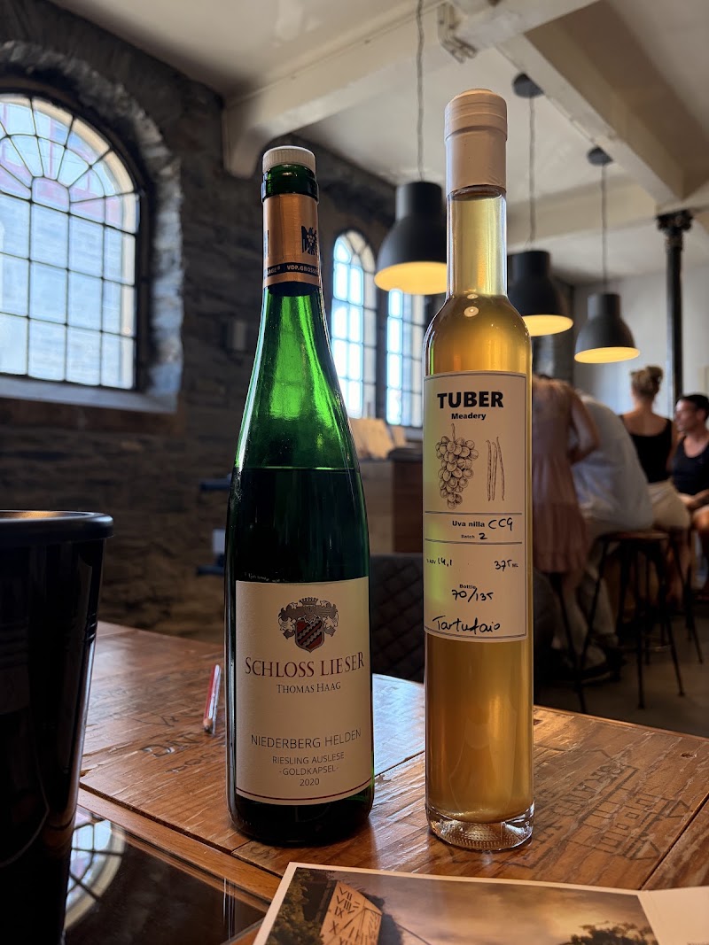 Weingut Schloss Lieser Inh. Thomas Haag - Weingut Schloss Lieser Inh. Thomas Haag, Am Markt 3, 54470 Lieser, Germany