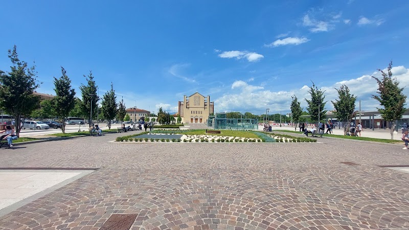 Verona Porta Nuova - Verona Porta Nuova Piazzale XXV Aprile, 8, 37138 Verona VR, Italy