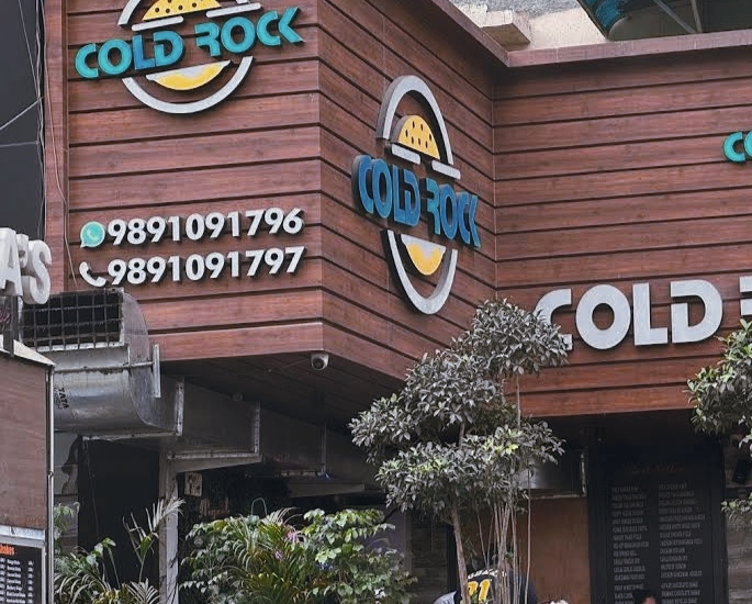 Cold Rock Cafe - Cold Rock Cafe Shop no, Market Metro Station, 28 & 29, near Sector 76, Amarpali Princely Estate, Amrapali Princely Estate, Sector 76, Noida, Uttar Pradesh 201316, India