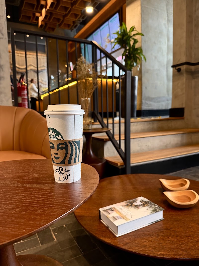 Starbucks - Starbucks, Condomínio JK Square - Rua Ibiaté, 90 - Itaim Bibi, São Paulo - SP, 04530-030, Brazil