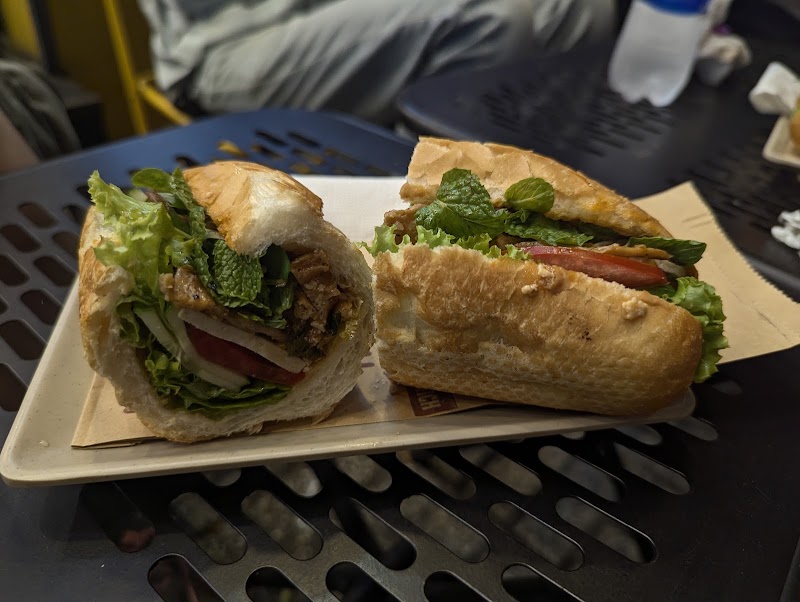 Banh Mi Xanh - Vegan Banh Mi - Banh Mi Xanh - Vegan Banh Mi 38 Lê Thị Riêng, Bến Thành, Hồ Chí Minh 71009, Vietnam