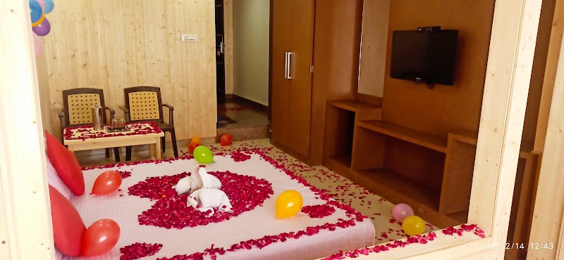 Holiday Inn Dalhousie - Holiday Inn Dalhousie, Banikhet, Bus Stand, near PNB, Pukhri, Dalhousie, Banikhet, Himachal Pradesh 176303, India