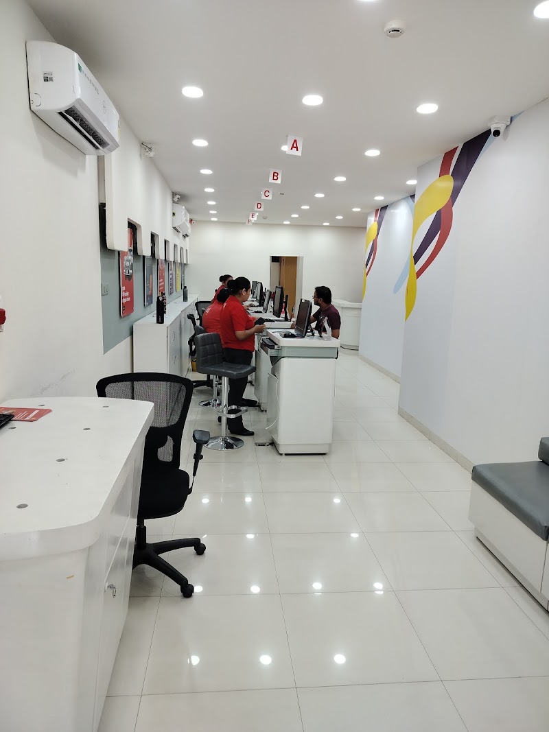 Vi - Vodafone Idea Store - Vi - Vodafone Idea Store, House No 245, Coffee House Chowk, W High Ct Rd, next to Bapat Kirana Store, Gokulpeth, Nagpur, Maharashtra 440010, India