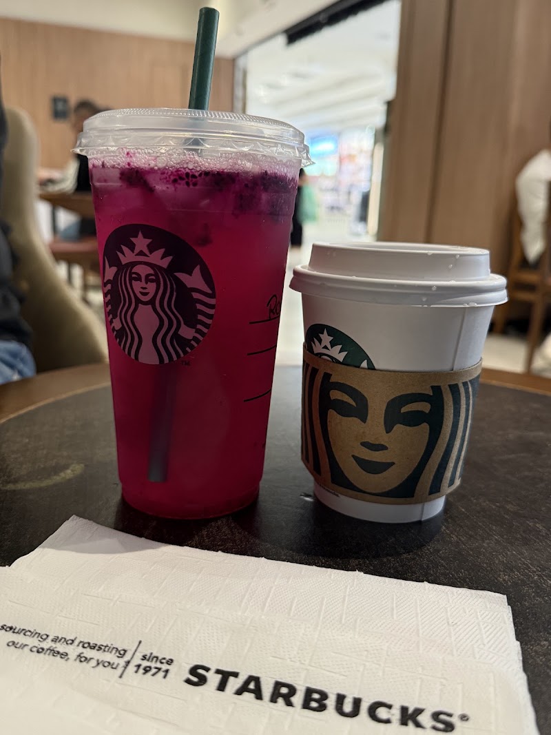 Starbucks - Starbucks, R. Treze de Maio, 1933 - Bela Vista, São Paulo - SP, 01327-001, Brazil