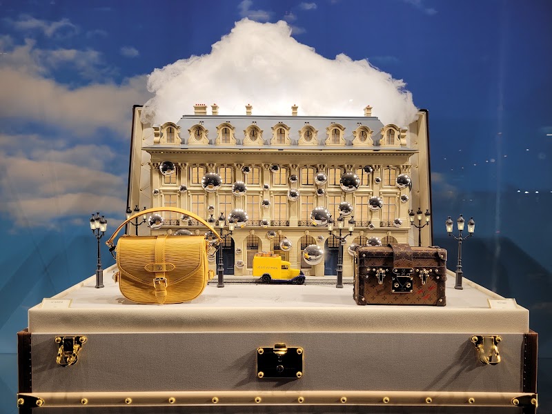 Louis Vuitton - Louis Vuitton 2 Rue du Pont Neuf, 75001 Paris, France
