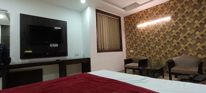Hotel City heights - Hotel City heights Main Bazar Rd, near hari piorko, Bazar Sangatrashan, Ratan Lal Market, Aram Bagh, Paharganj, New Delhi, Delhi 110055, India