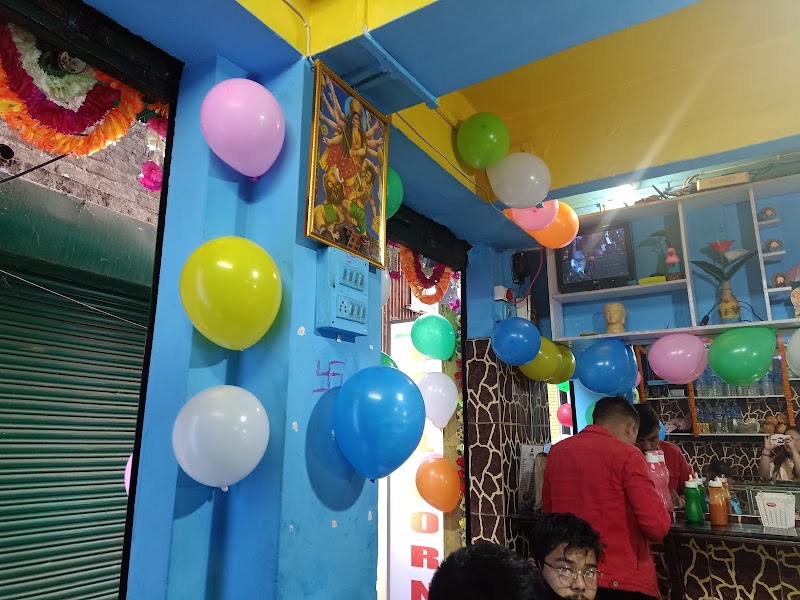 Roll Corner M.G. Marg - Roll Corner M.G. Marg Mahatma Gandhi Marg, beside Lifeline Medical, Arithang, Gangtok, Sikkim 737101, India