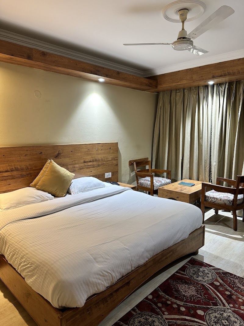 Hotel Samson - Hotel Samson 38CP+M57, Parbal, 182142