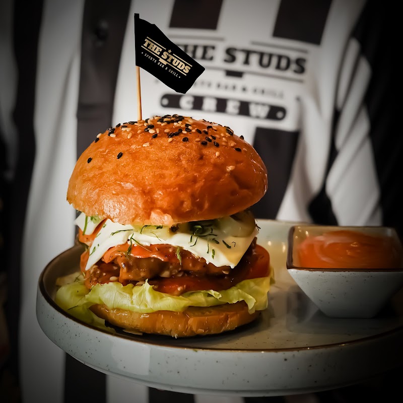 The Studs Sports Bar: Taproom & All Day Diner ETV - The Studs Sports Bar: Taproom & All Day Diner ETV Unit 3 & 4, BLOCK-E, Embassy TechVillage, GF, Outer Ring Rd, Devarabisanahalli, Kadubeesanahalli, Bengaluru, Karnataka 560103, India