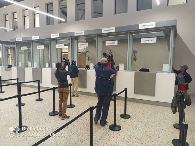 Beitbridge Border Post - Beitbridge Border Post, 406 N1, South Africa