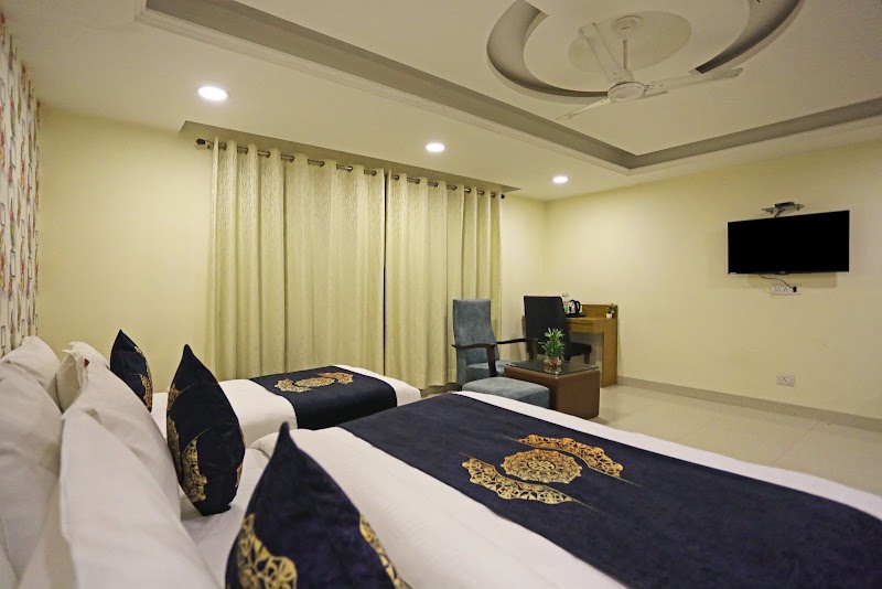 Hotel D'Capitol - Delhi Airport - Hotel D'Capitol - Delhi Airport Mata Chowk, K2/815, Vasant Kunj Rd, Mahipalpur Village, Mahipalpur, New Delhi, Delhi 110037, India
