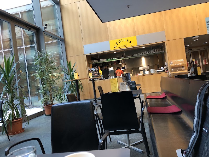 Cafe Medikuss (MZA Lounge) - Cafe Medikuss (MZA Lounge) Anichstraße 35, 6020 Innsbruck, Austria