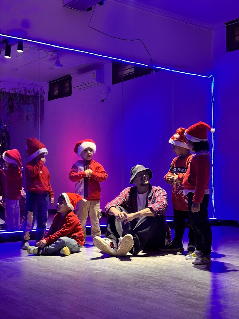 Creative Corner Dance Studio - Creative Corner Dance Studio H. No. 166P Basement, near Chhaya Nursery, Sector 23, Gurugram, Haryana 122017, India