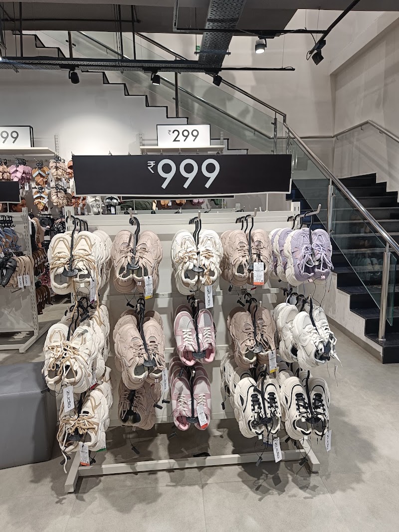 Zudio - JMD Suberio, Gurugram - Zudio - JMD Suberio, Gurugram JMD Suberio - Sohna Road, Airia Gdn, opp. Reach, Mall, Gurugram, Haryana 122101, India