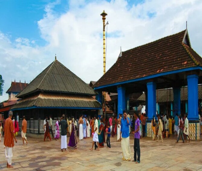 Chottanikkara Bhagavathy Temple - Chottanikkara Bhagavathy Temple, Chottanikkara, Kochi, Kerala 682312, India