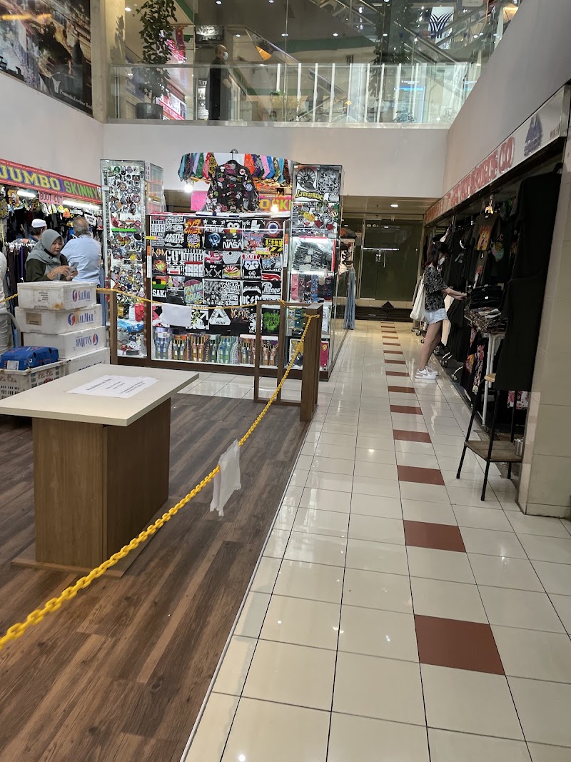Excelsior Shopping Centre - Excelsior Shopping Centre, 5 Coleman St, #03-27, Singapore 179805