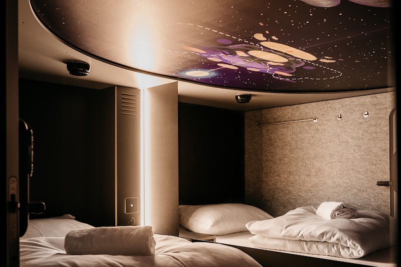Capsule Hotel - Lucerne Old Town - Capsule Hotel - Lucerne Old Town Zürichstrasse 33, 6004 Luzern, Switzerland