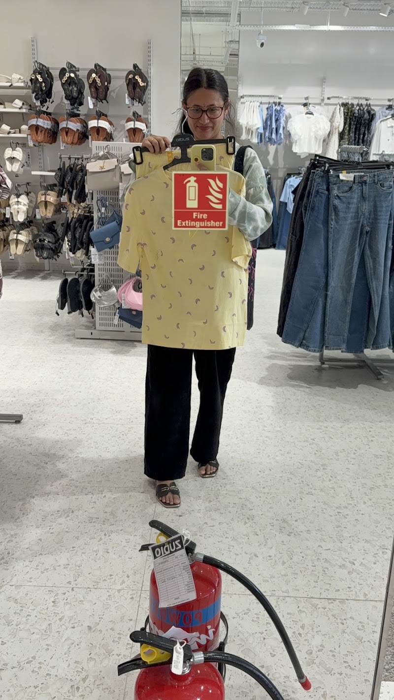 Zudio - Railway Road, Gurugram - Zudio - Railway Road, Gurugram Unit No 275, 1/1, New Railway Rd, near SS Jewellers, Jacobpura, Sector 12, Gurugram, Haryana 122001, India