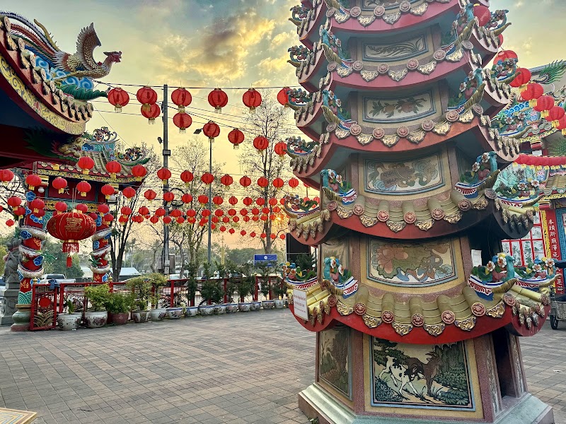 Chinatown - Chinatown Q2R2+978, Chang Moi Rd, Tambon Chang Moi, Amphoe Mueang Chiang Mai, Chang Wat Chiang Mai 50300, Thailand