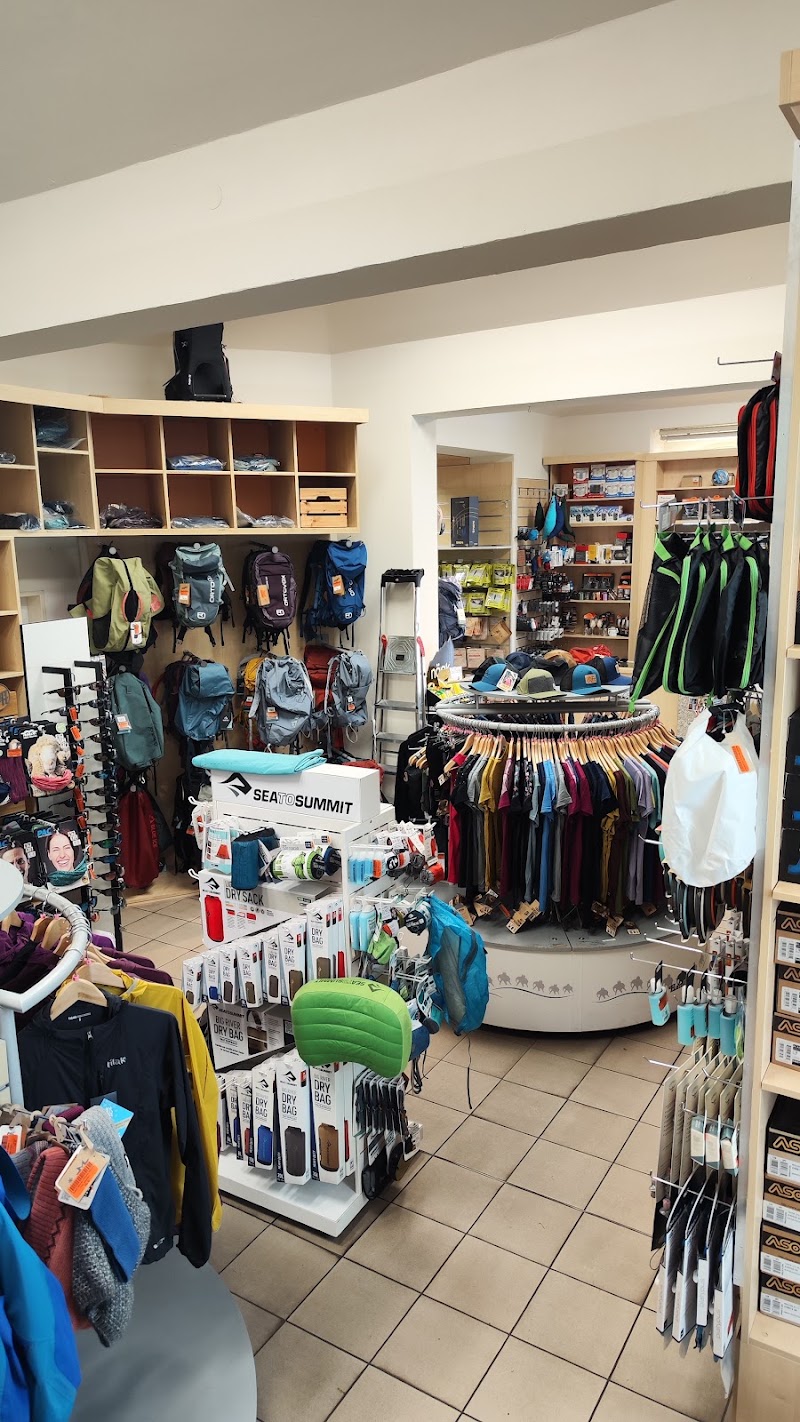 Hanibal Sport - Hanibal Sport, 16, Korunní 732, 120 00 Praha 2-Vinohrady, Czechia