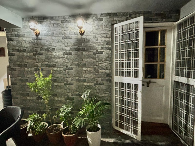 The Misty Haven on AirBnB - The Misty Haven on AirBnB Oak, Bush Road, near DLS, Oak Bush, Landour, Mussoorie, Uttarakhand 248179, India