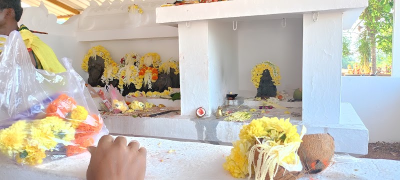 Shree Vira Mahaasati Temple - Shree Vira Mahaasati Temple 4F5Q+R67, Murdeshwar, Bailur, Karnataka 581350, India