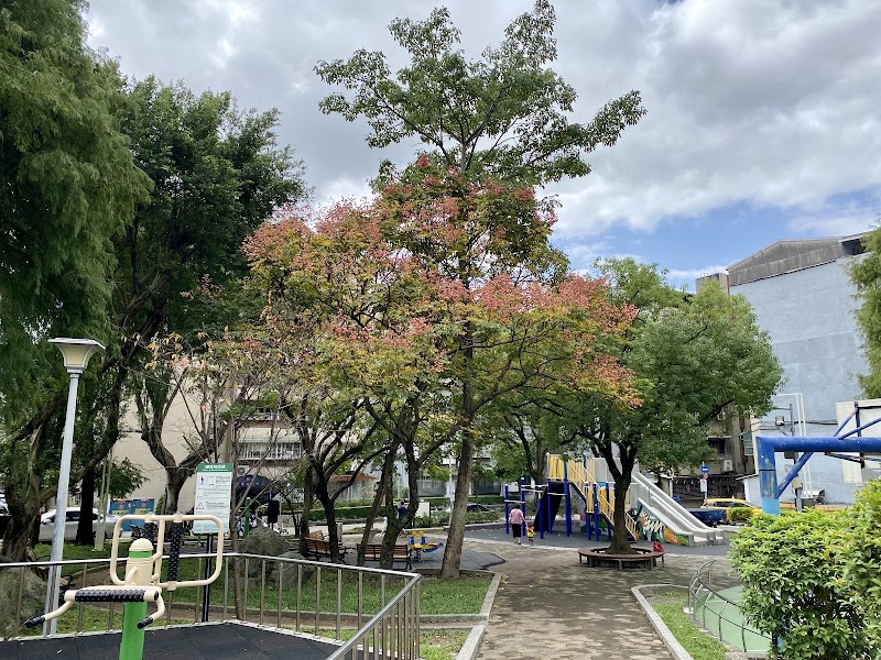 Bishan Park - Bishan Park No. 10, Lane 60, Section 3, Neihu Rd, Bishan Village, Neihu District, Taipei City, Taiwan 114