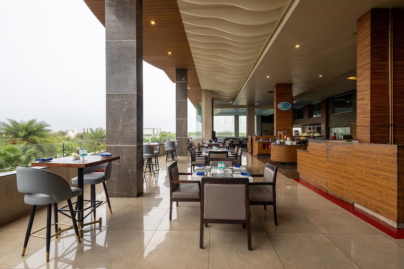 Hotel Anjushree - Hotel Anjushree 72, Indore Rd, Goyala Khurd, Pawapuri Colony, Ujjain, Madhya Pradesh 456010, India
