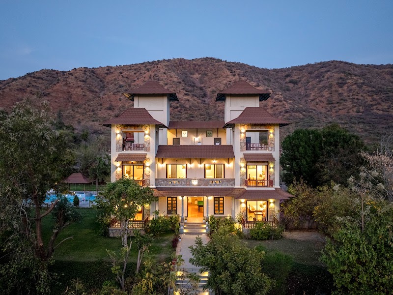 The Hunting Lodge - Luxury Resort in Udaipur, Organic Luxury Resort - The Hunting Lodge - Luxury Resort in Udaipur, Organic Luxury Resort Near Mahraja college of Management, NH 76, Airport Road, Udaipur, Rajasthan 313001, India