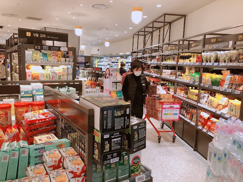 LOTTE Department Store Jamsil - LOTTE Department Store Jamsil 240 Olympic-ro, Songpa District, Seoul, South Korea